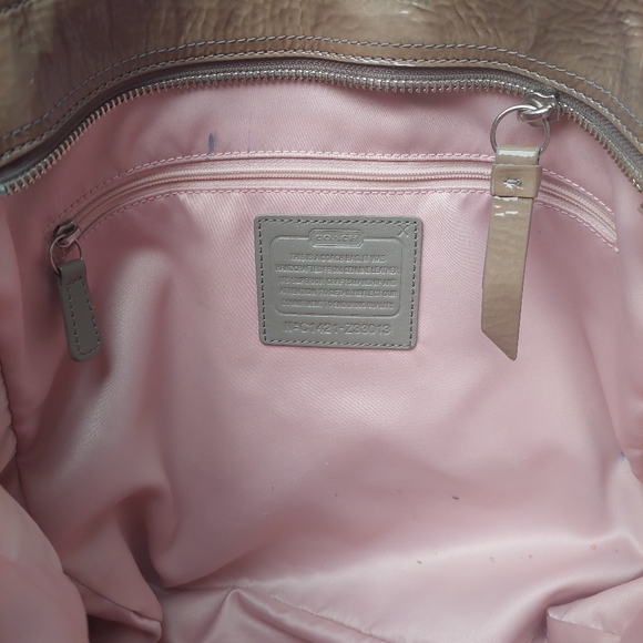 Patent leather Coach tote - Picture 3 of 5